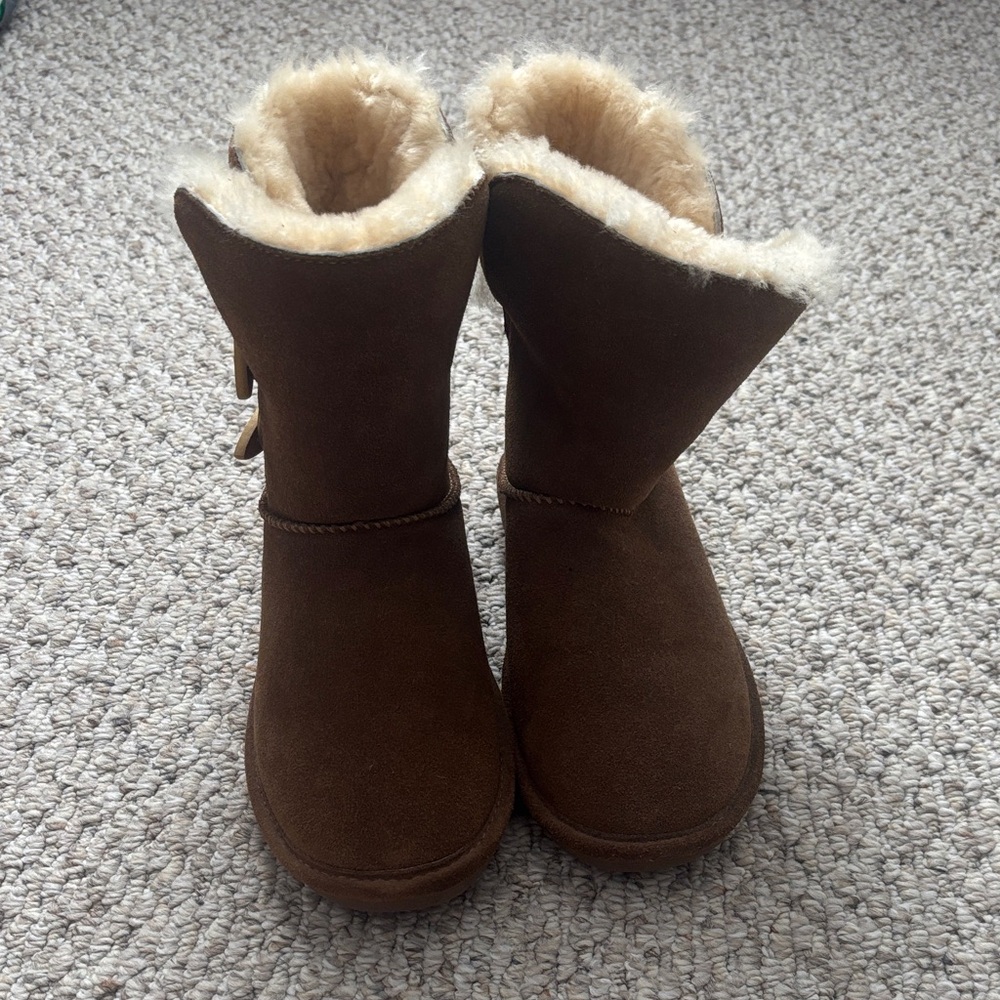BearPaw Tan Boots with Cream Fur Lining